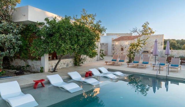 Villa Pepper Tree by Helena Luxus