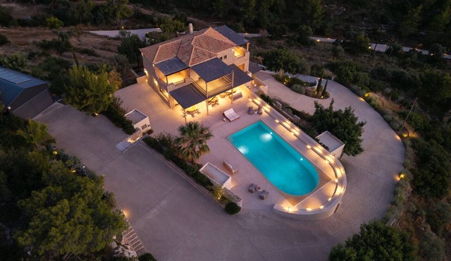 Villa Petal – 7 En-Suite Bedrooms, Private Pool & Sea Views in Lakkes