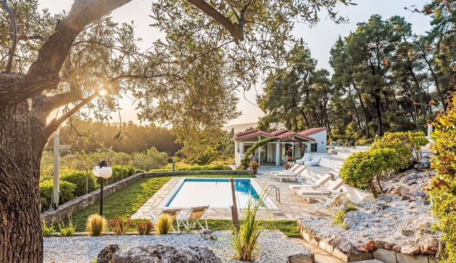 Villa Pine Trees bei Kardous, Skopelos Privater Pool by Interhome in Skopelos