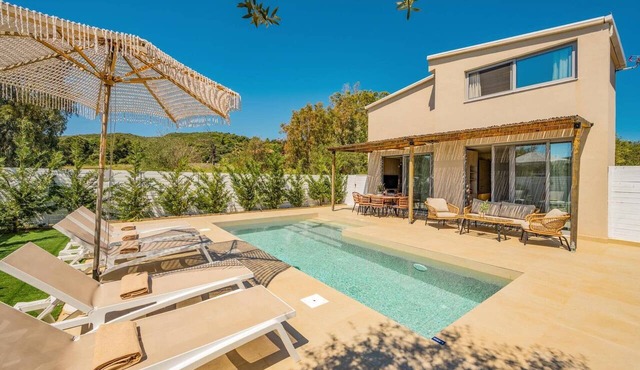 Villa Romas 3 by Villa Plus