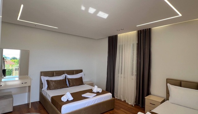 Villa S&M Shkoder in Hot i Ri