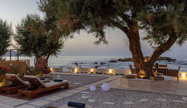 Villa Seashell★ Beach front Luxury villa in Chania in Galatas