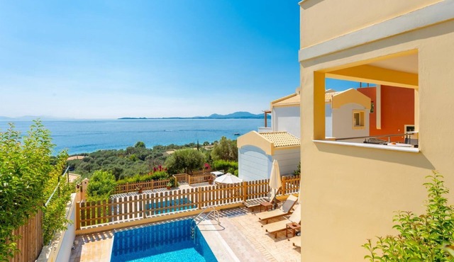 Villa Sequoia Yellow