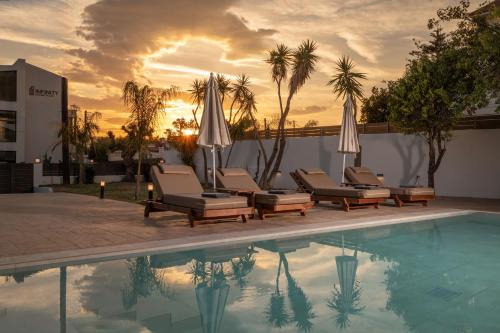 Villa V - Infinity Holiday Villas, For Large Groups With Private Pool, by ZanteWize in Kalamaki