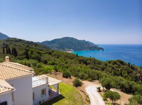 Villa Vardia-Amazing Seaviews with heated pool in Sinarádes