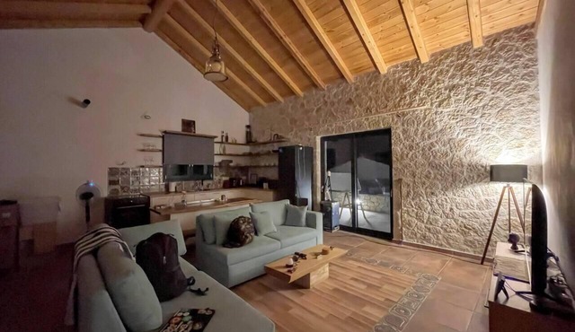 Villa with pool in Pelekas near the beach