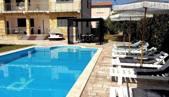 Villa with swimming pool near Durres in Sukth