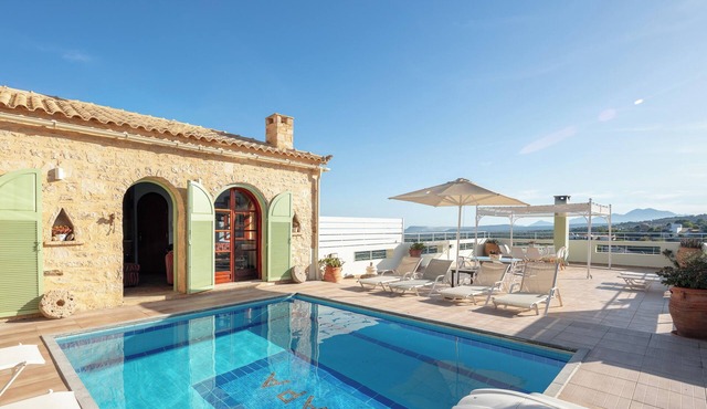 Villa With Unique Design and sea View, 5.5 km From the Beach!
