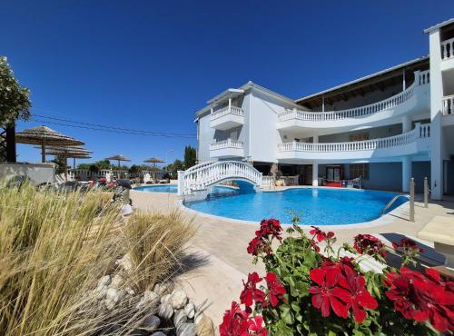 Vrachos Beach Hotel