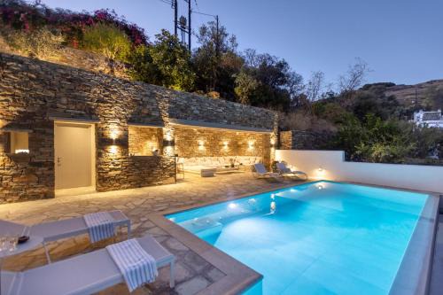 White Dovecote Private Pool Villa in Agápi