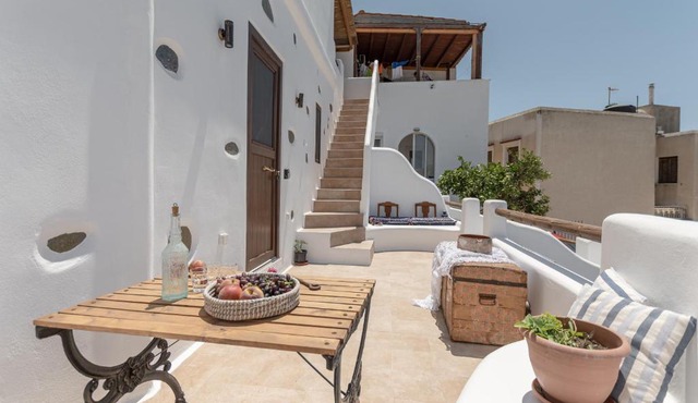 White Luxurious Apartments II