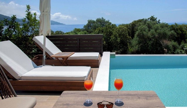 Zavia Resort-Villa Ena with Private Pool and Sea Access