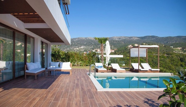 Zavia Villas-Villa Pente with Private Pool and Sea Access