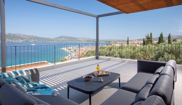 Zoe Sea View Villa B 5-Bed Luxury Coastal Escape w/Private Plunge Pool w/View in Paleros