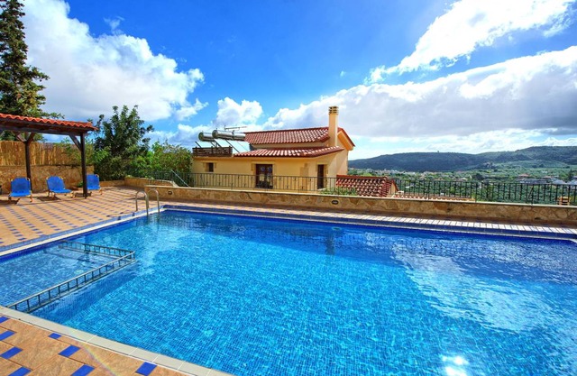 200 m² Villa ∙ 5 bedrooms ∙ 12 guests in Melissourgio