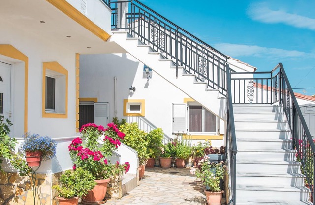 Aleka Apartment 4 with Sea View, Terrace, Balcony & Wi-Fi