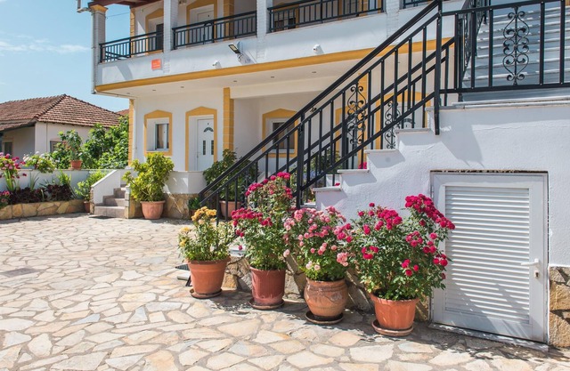 Aleka Apartment 6 with Sea View, Terrace, Balcony & Wi-Fi