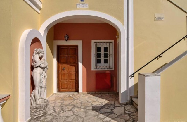 Dimitris Residence 1