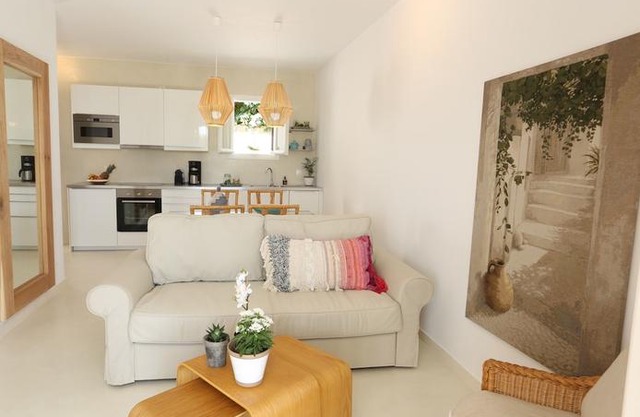Seafront Beach House With Garden