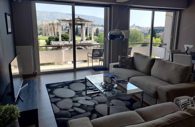 The Temple of Zeus and the Hadrian Arch. Luxury apt in Athens next to Acropolis. in athens