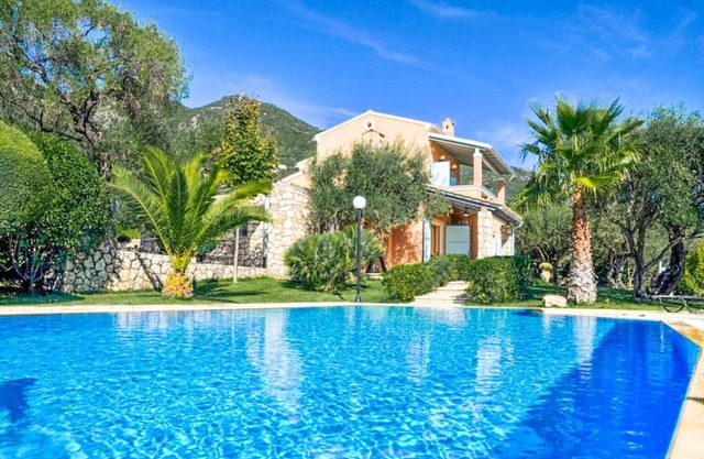 Villa Malama: Large Private Pool, Sea Views, A/C, WiFi