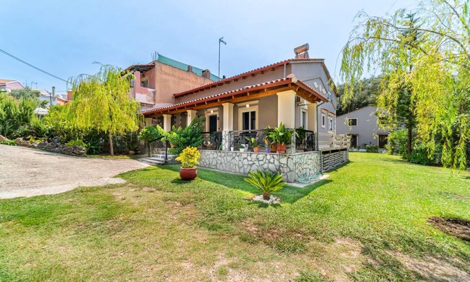 Chlomatiana Apartment | 100 m² Apartment ∙ 3 bedrooms ∙ 8 guests