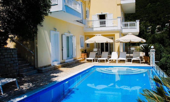 Vlachatika House | 100 m² House ∙ 5 bedrooms ∙ 10 guests