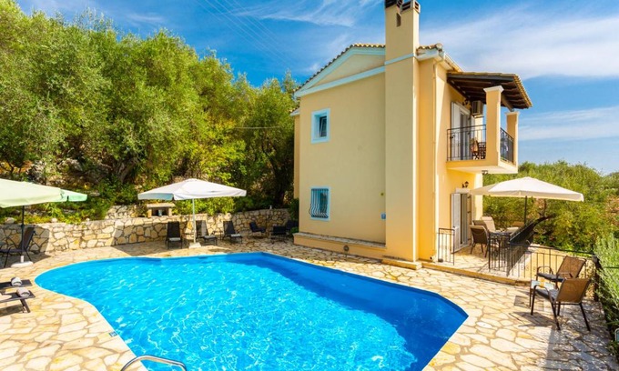 Nisaki Villa | 120 m² Villa ∙ 3 bedrooms ∙ 5 guests