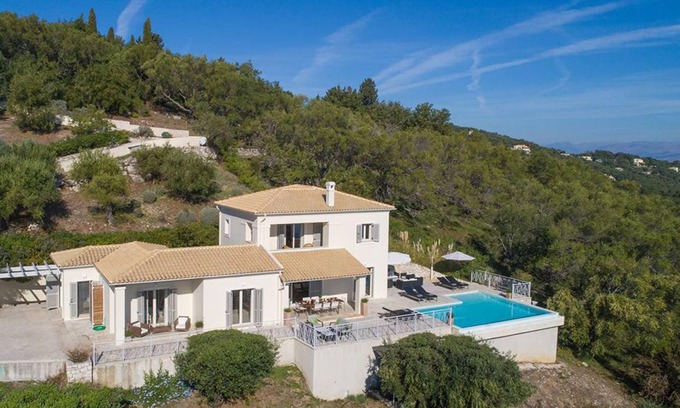 Agios Stefanos Villa | 140 m² Villa ∙ 5 bedrooms ∙ 10 guests