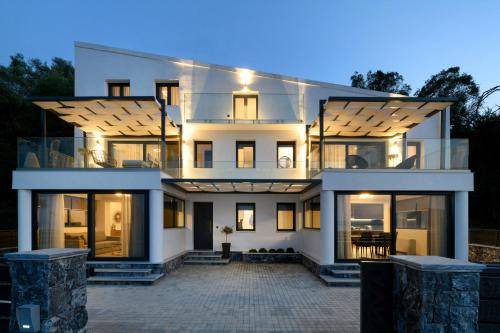 Agia Pelagia Chlomou Villa | 147 m² Villa ∙ 3 bedrooms ∙ 5 guests