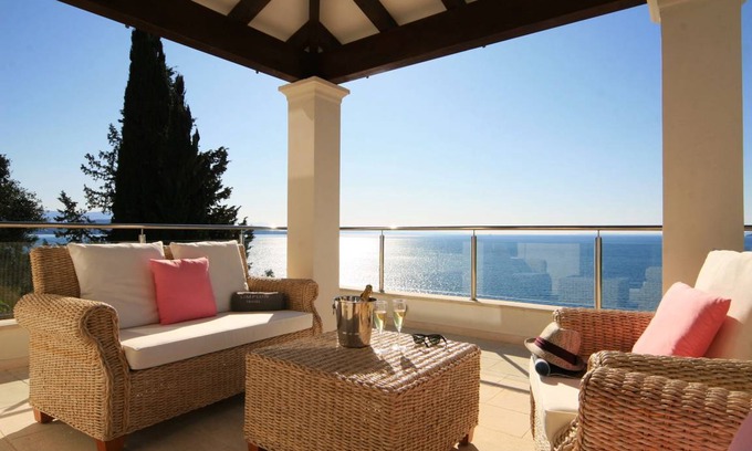 Katavolos Villa | 160 m² Villa ∙ 3 bedrooms ∙ 6 guests