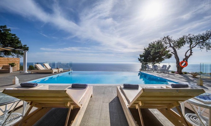 Sinarades Villa | 250 m² Villa ∙ 4 bedrooms ∙ 10 guests