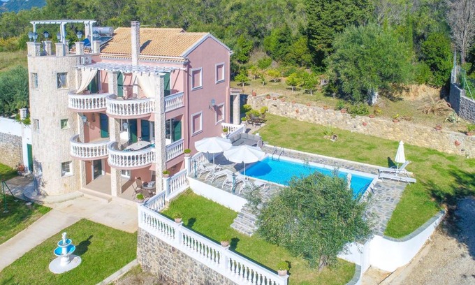 Ano Korakiana Villa | 380 m² Villa ∙ 4 bedrooms ∙ 9 guests