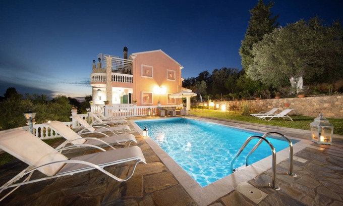 Ano Korakiana Villa | 380 m² Villa ∙ 4 bedrooms ∙ 9 guests