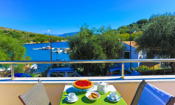 Agios Stefanos Apartment | 40 m² Apartment ∙ 1 bedroom ∙ 3 guests