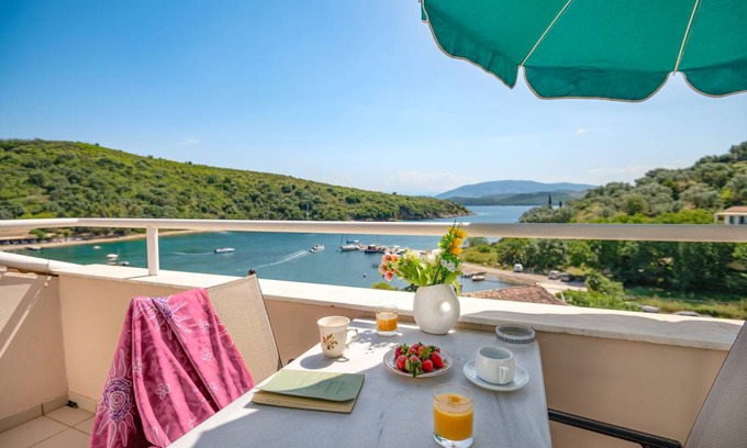 Agios Stefanos Apartment | 46 m² Apartment ∙ 1 bedroom ∙ 2 guests