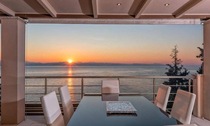 Perama House | 550 m² House ∙ 9 bedrooms ∙ 20 guests