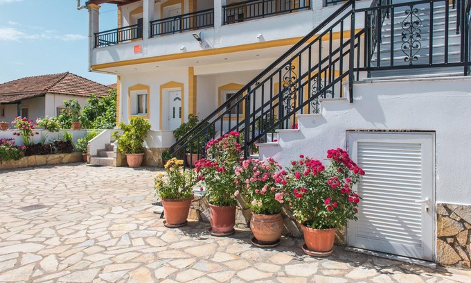 Ag. Georgios Apartment | Aleka Apartment 6 with Sea View, Terrace, Balcony & Wi-Fi
