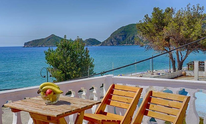 Agios Georgios Pagon Apartment | Arista Ferienwohnung 6 - mit Meerblick direkt am Strand von Agios Georgios Pagi
