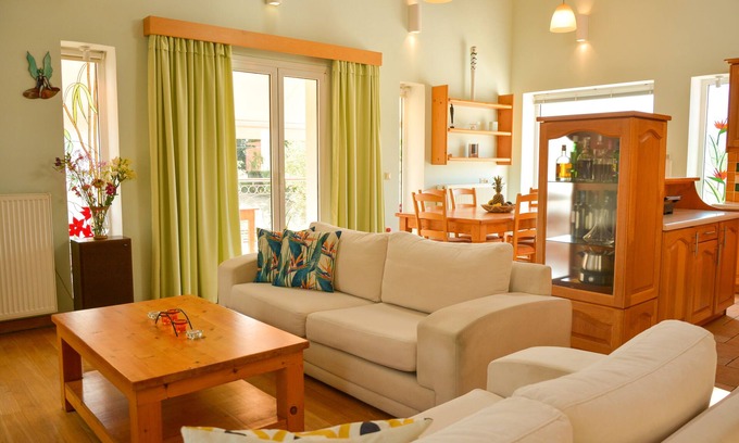 Agios Georgios Pagon House | Artemis House
