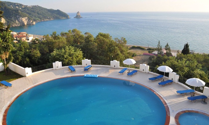 Agios Gordios Apartment | Beautiful Holiday Apartments Maria with pool - Agios Gordios Beach