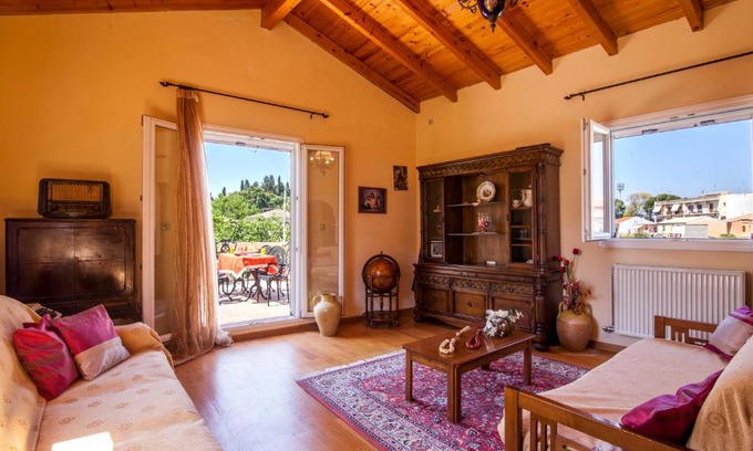 Corfu Town Villa | Garitsa De Lux