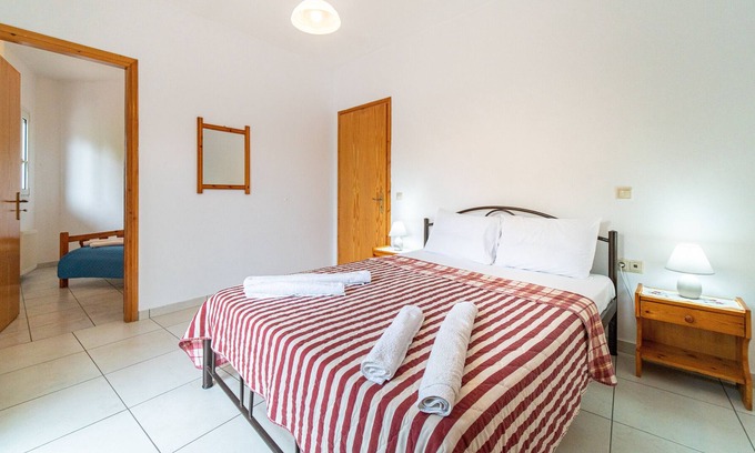 Kato Korakiana House | Holiday Home 'Cds' with Mountain View, Wi-Fi and Air Conditioning