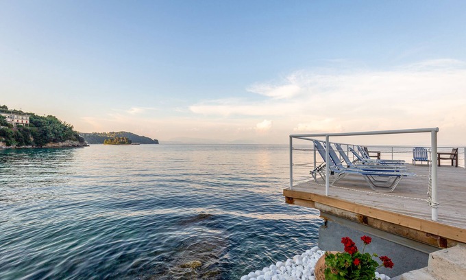Perama Hotel | Oasis Hotel
