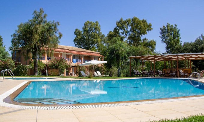 Messonghi Bed & Breakfast | Tellis Holiday Rooms
