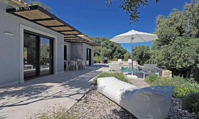 Agia Pelagia Chlomou Villa | Villa ∙ 2 bedrooms ∙ 4 guests