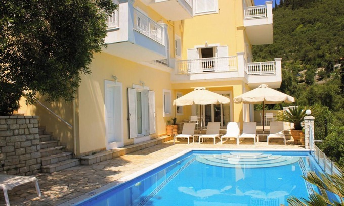 Vlachatika Villa | Villa 'Kyriaki' with Sea View, Wi-Fi and Air Conditioning