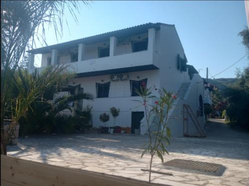 Agios Georgios Pagon Apartment | Villa Lucia