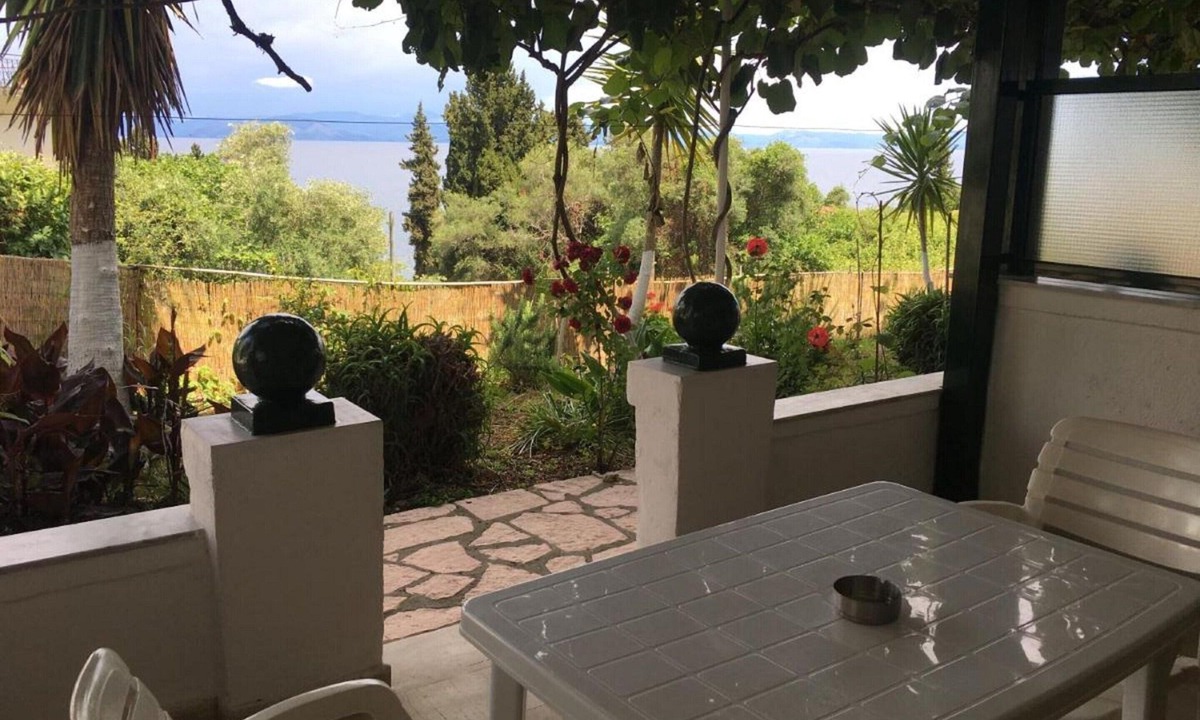 Dafnata Apartment | Pleasing Apartment in Mpenitses With Terrace