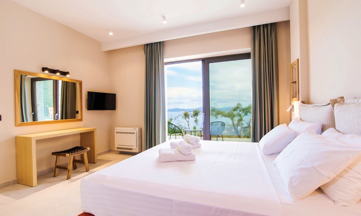 Nisaki Villa | Villa Ble by White Dream Villas